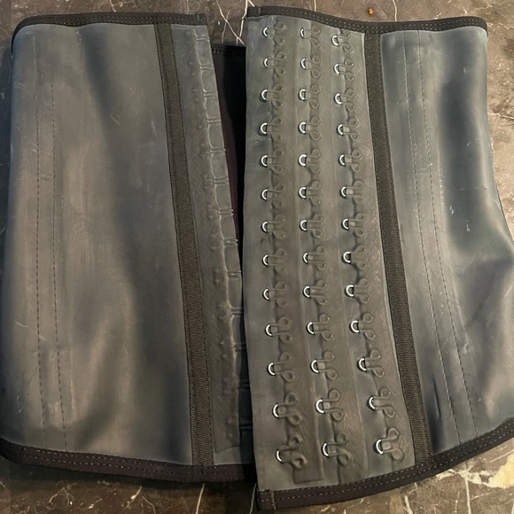 Waist Trainer - Picture 2 of 5